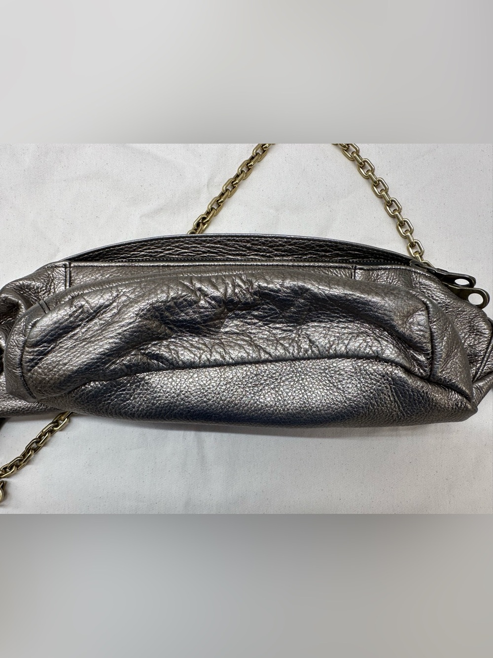 EUC Parker Thatch Cross your Heart Sling Leather Bag in Gunmetal. - Picture 8 of 15